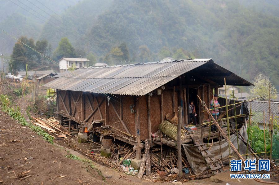 探访中国穷人生活:大米10天吃1次 肉1年吃3次(9)