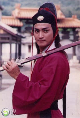 何家劲似乎是展昭专业户了,演了好多展昭.