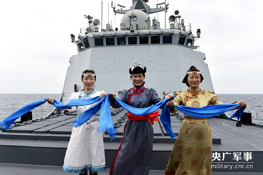 海军第二十二批护航编队在亚丁湾向祖国人民拜年3