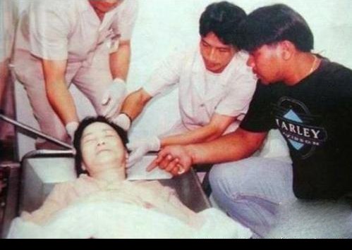 亲赴泰国清迈采访邓丽君死亡事件的资深媒体人寇维勇却在电台节目中称