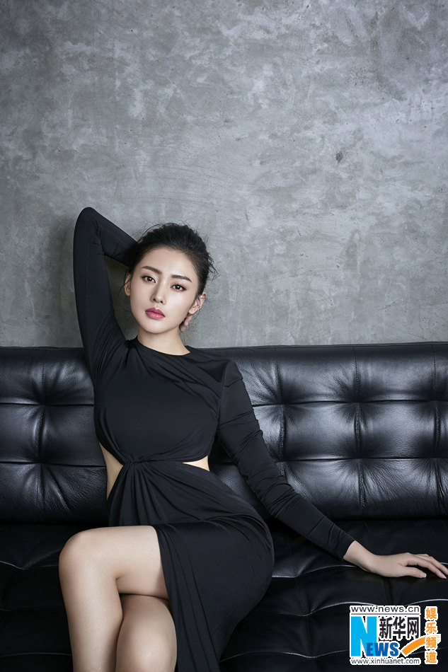 69 本地新闻 69 查看内容  来源标题:张天爱写真展暗黑女王气质