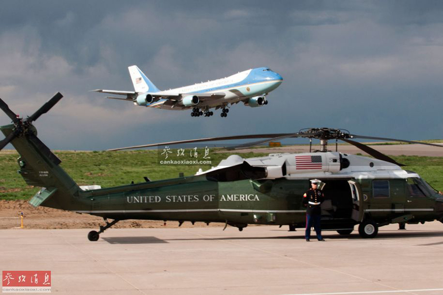也会搭乘尺寸较小的vh-60n"白鹰"专机,该型机由"黑鹰"直升机改进而来