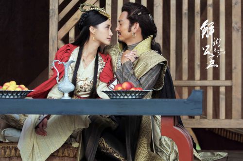 袁文康与袁弘,张歆艺这对情侣档共同出演的古装历史剧《解忧公主》