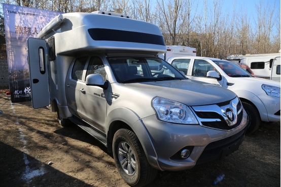 领跑专业越野萨瓦纳suv叱咤北京车展