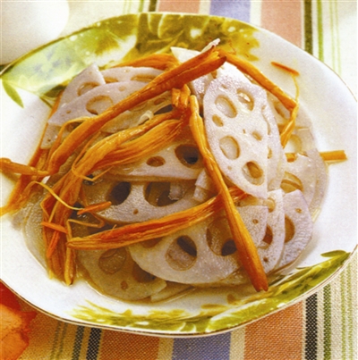 藕拌黄花菜,这样做很好吃!