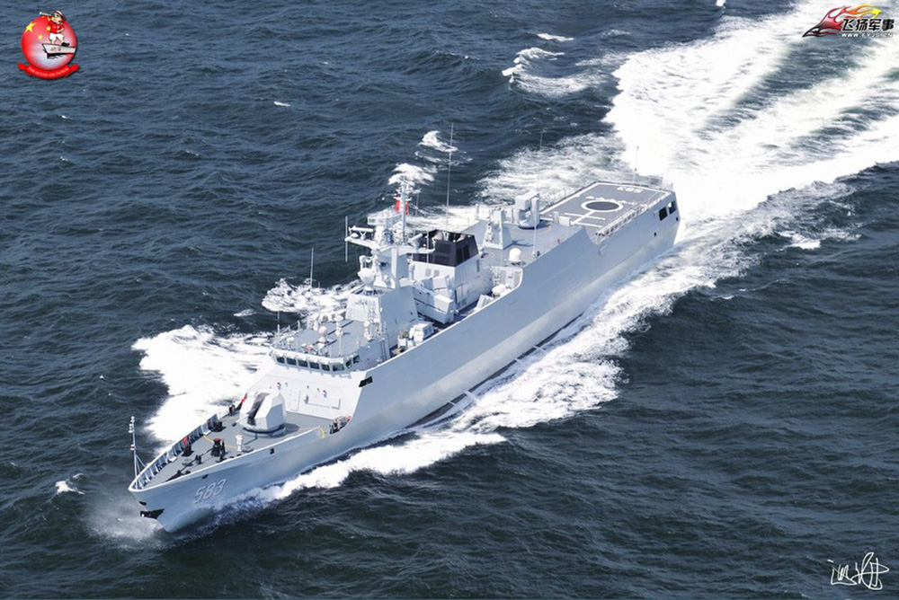 图为056型轻型护卫舰583"上饶"舰破浪航行.(摄影:巡海)14.
