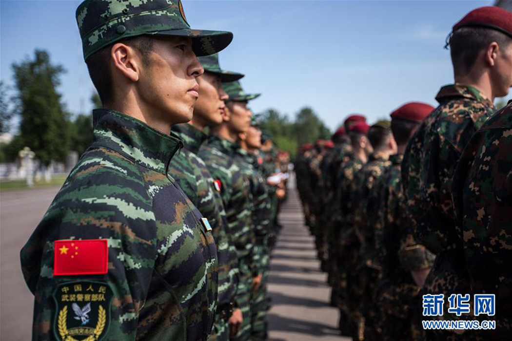 2016"联合反恐训练启动 双方参训队员交流互动(2)-千龙网·中国首都网