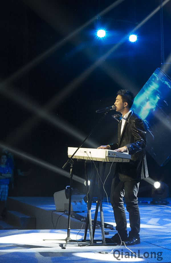 张若冰表演《流浪记》.千龙网记者梁祎 摄