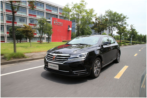 荣威e9502015年,上汽发布了"芯动战略",并将"绿芯"科技应用到新能源