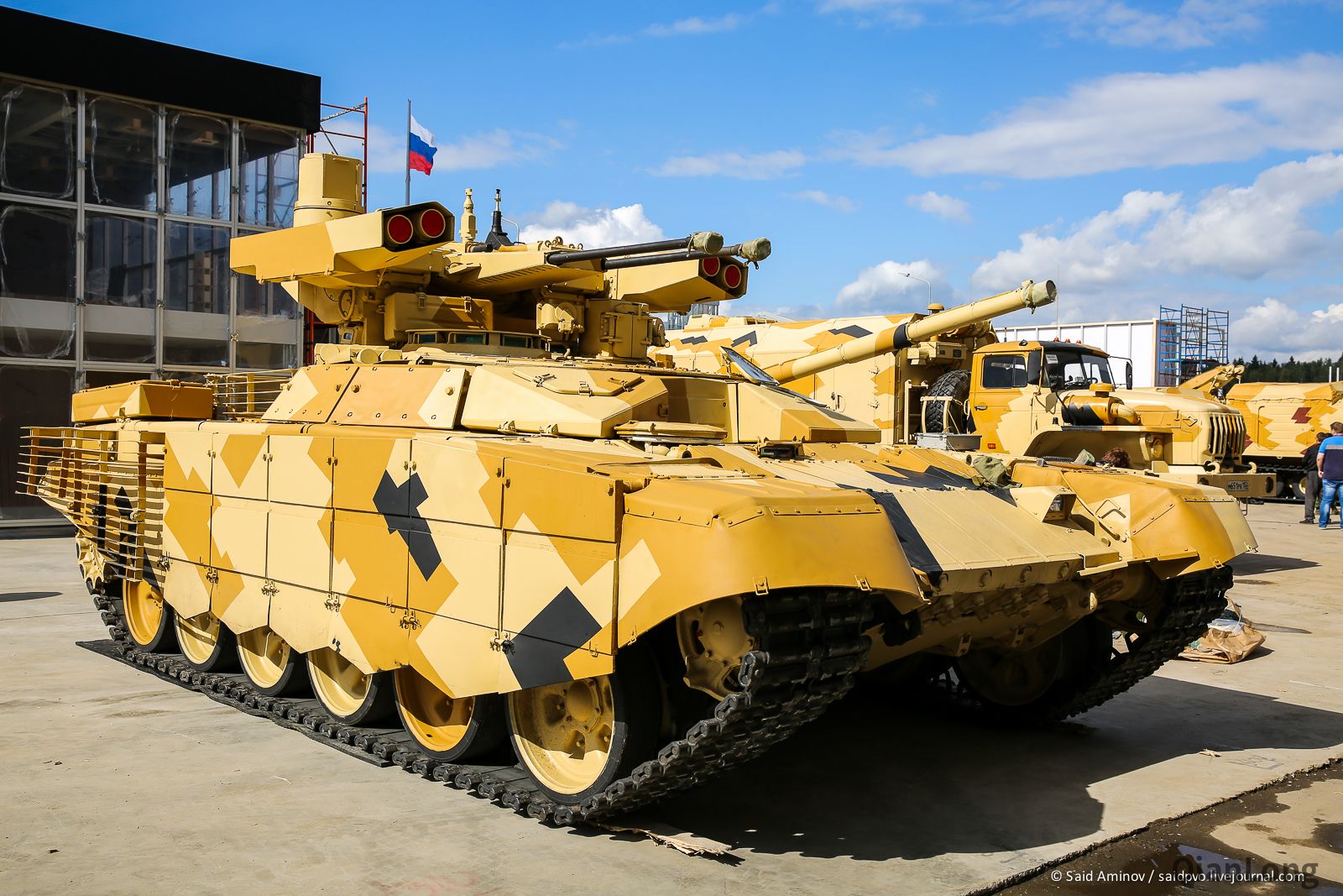 09.btr-80轮式装甲车.