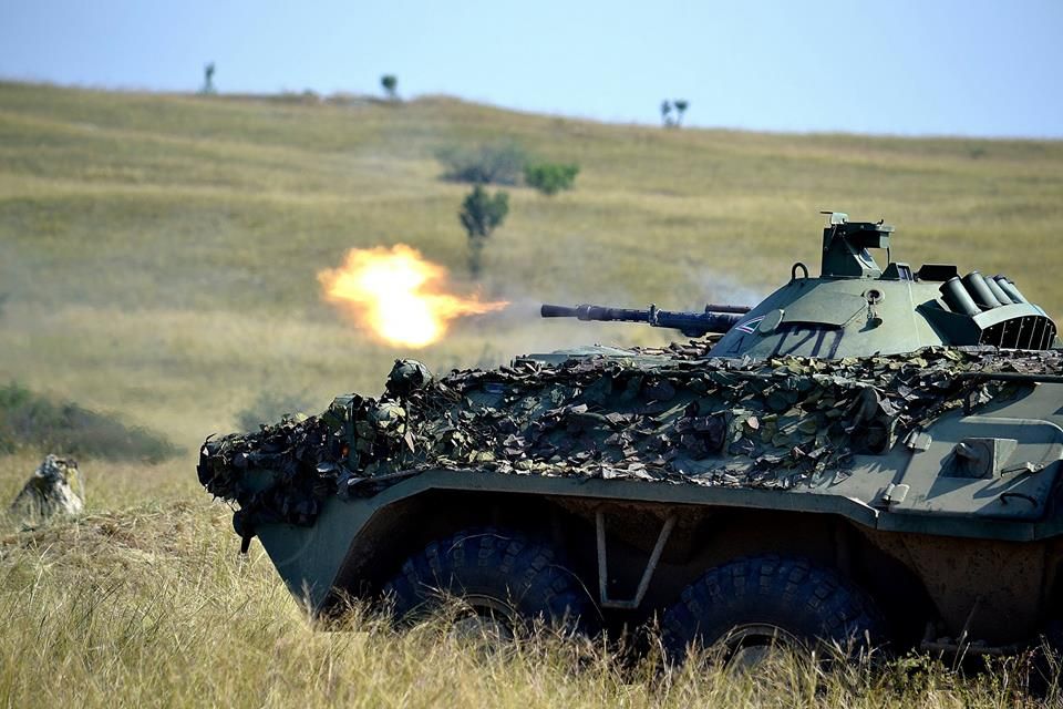 匈牙利陆军进行射击演习 btr-80a装甲车表现抢眼(5)-千龙网·中国首都