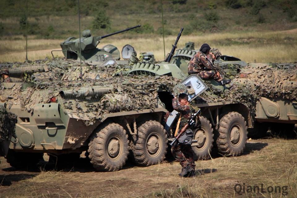 匈牙利陆军进行射击演习btr80a装甲车表现抢眼7
