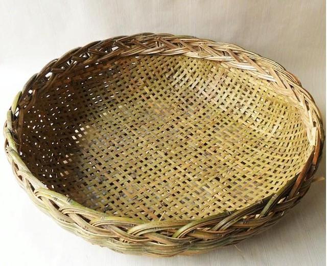 5,拌桶,撮箕,箩筐 拌桶,撮箕,箩筐 这豪华三件套,每年稻谷飘香的羌揪