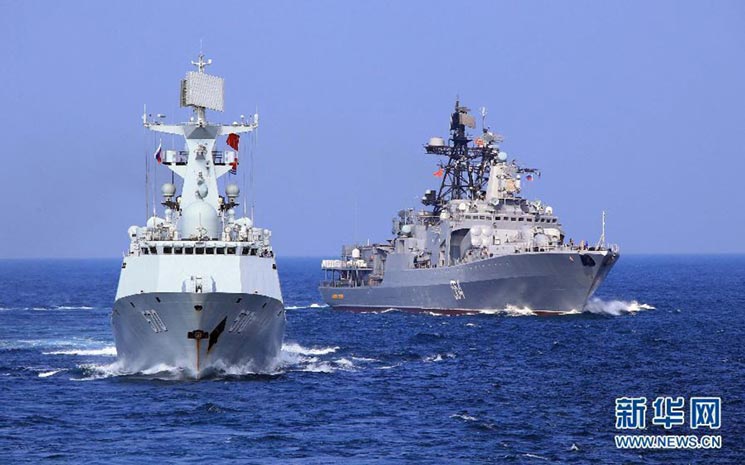 "级大型反潜舰"特里布茨海军上将号"反潜舰(564)组成编队驶向演习海区