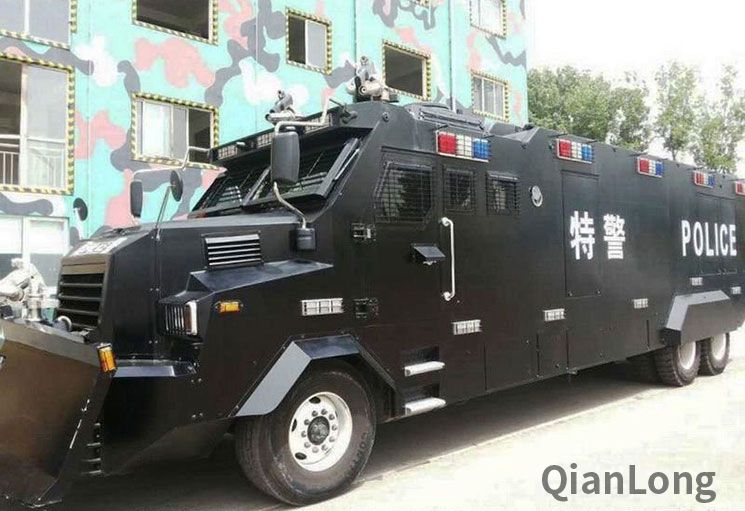 资料图:北京特警装备的水炮车.