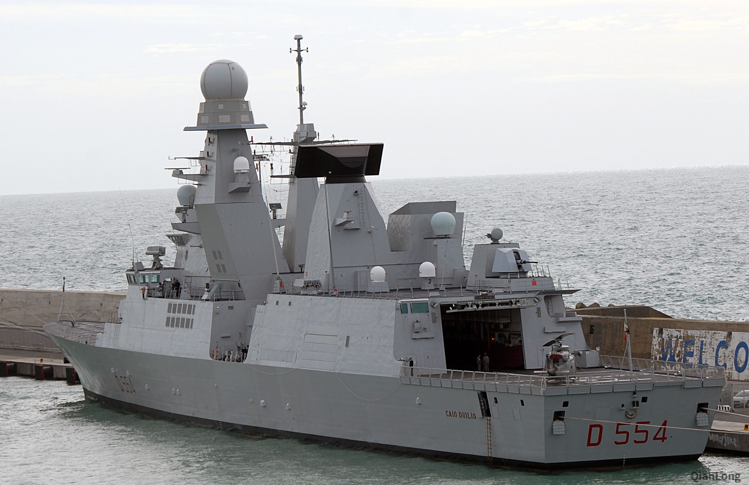 资料图:从后面看意大利海军的d554"卡欧·迪里奥"号驱逐舰,可以明显的