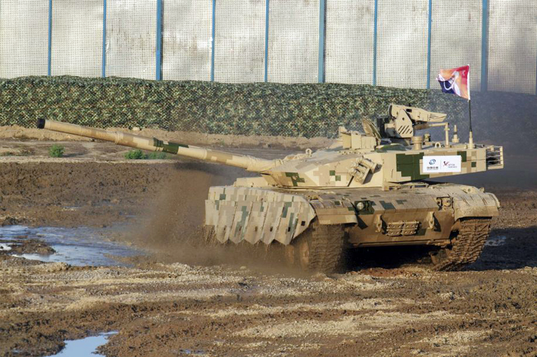国产外贸vt-4主战坦克在珠海机动展示