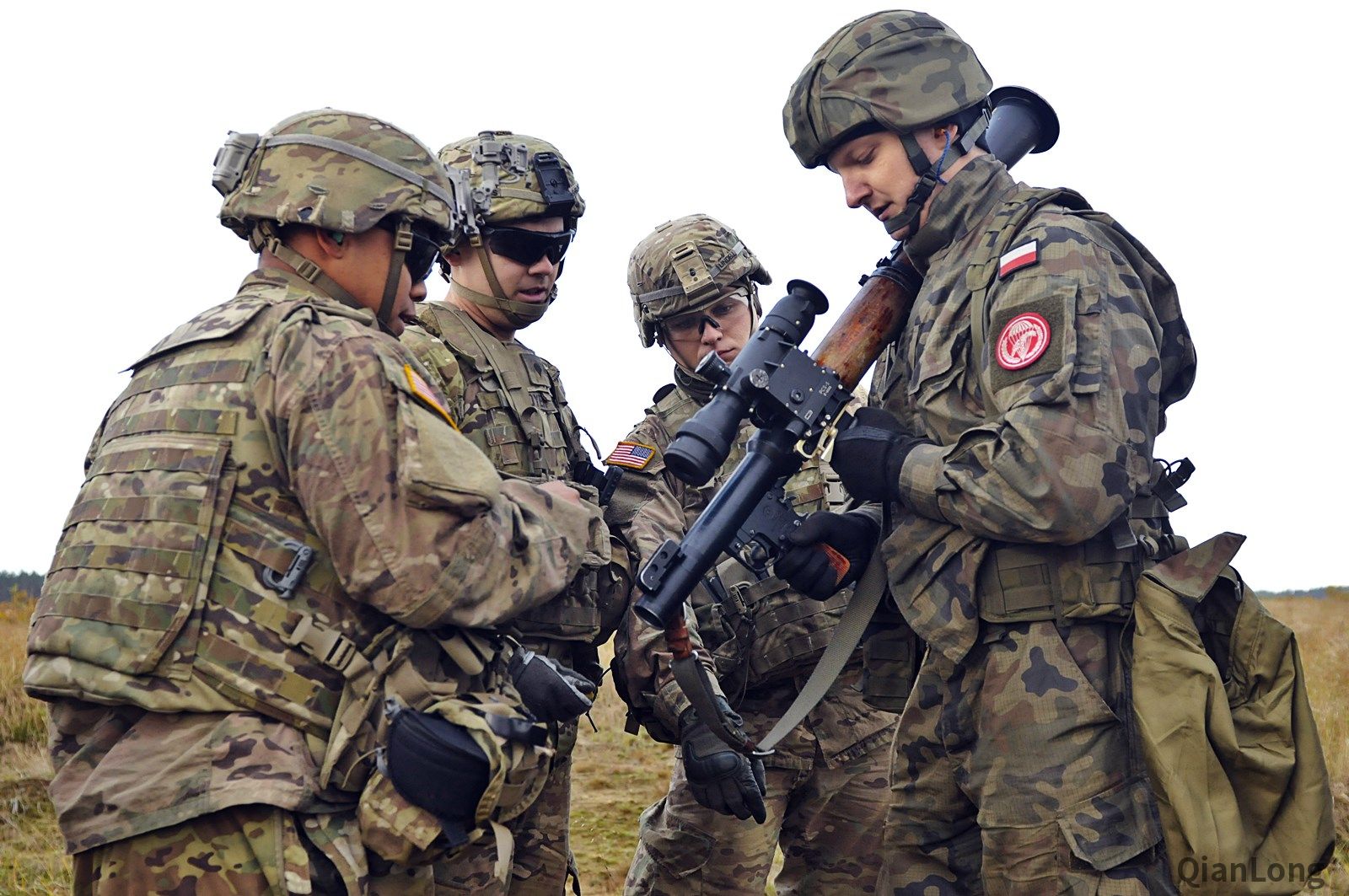 173空降旅同波兰军队演习 发射rpg的动作并不正确(7)