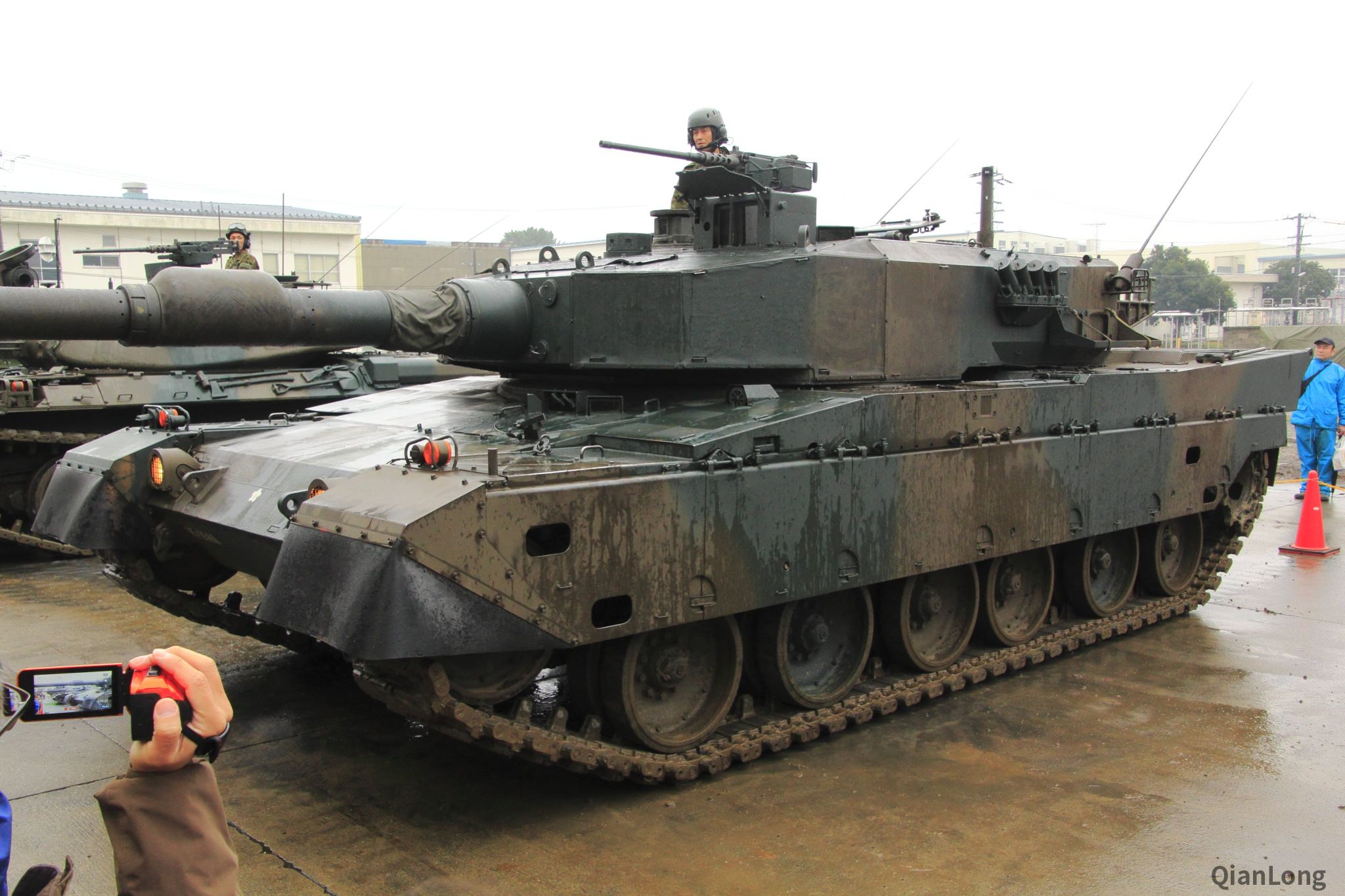 日本陆上自卫队的90式坦克.