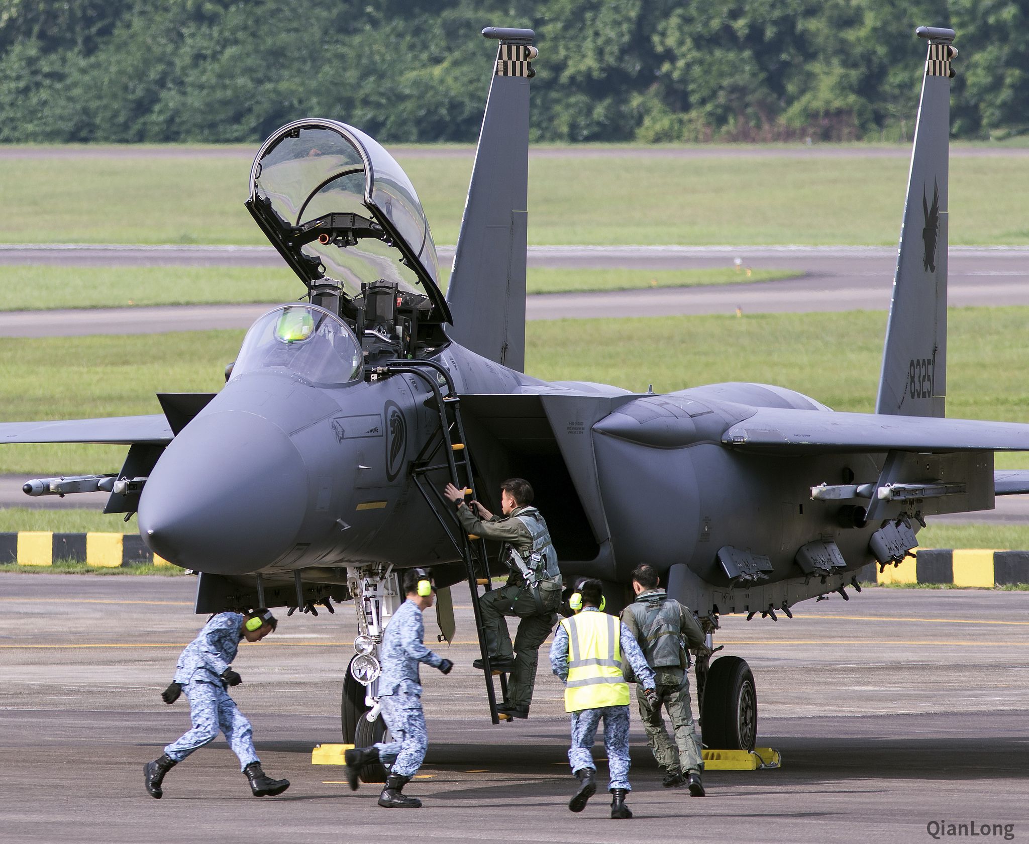 新加坡空军开放日 f-15sg秀机动