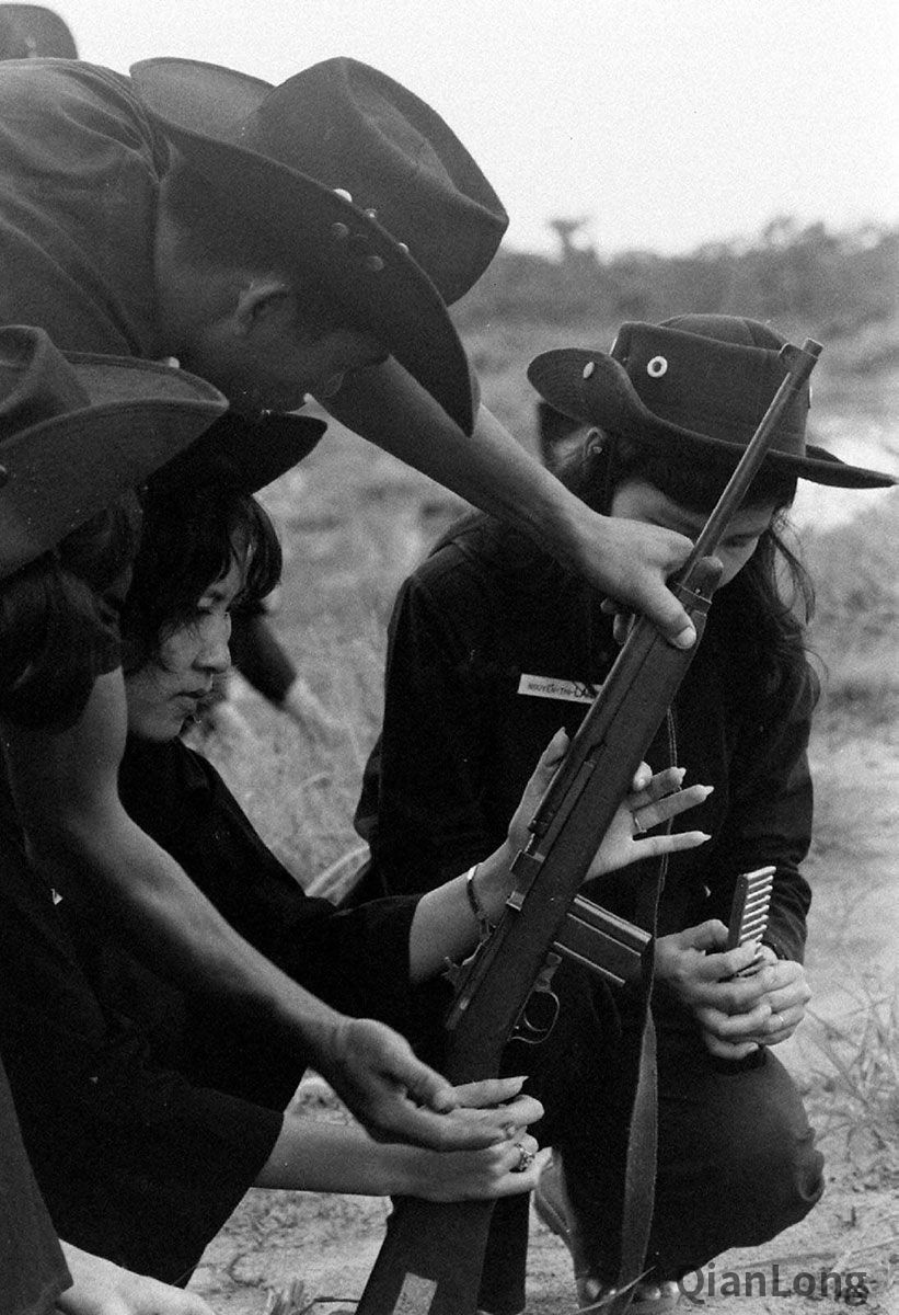 惨无人道南越政府令小孩子都要参加军训随时准备上战场7
