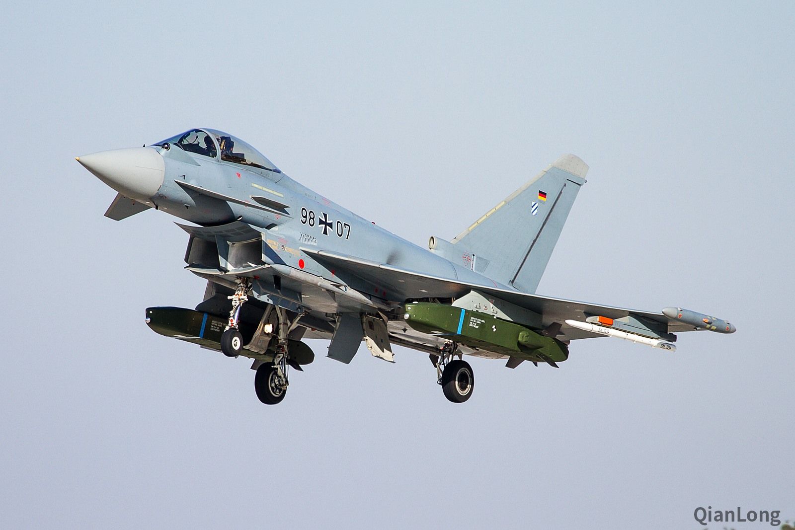 韩国开始测试金牛座空地导弹载机是f15k3