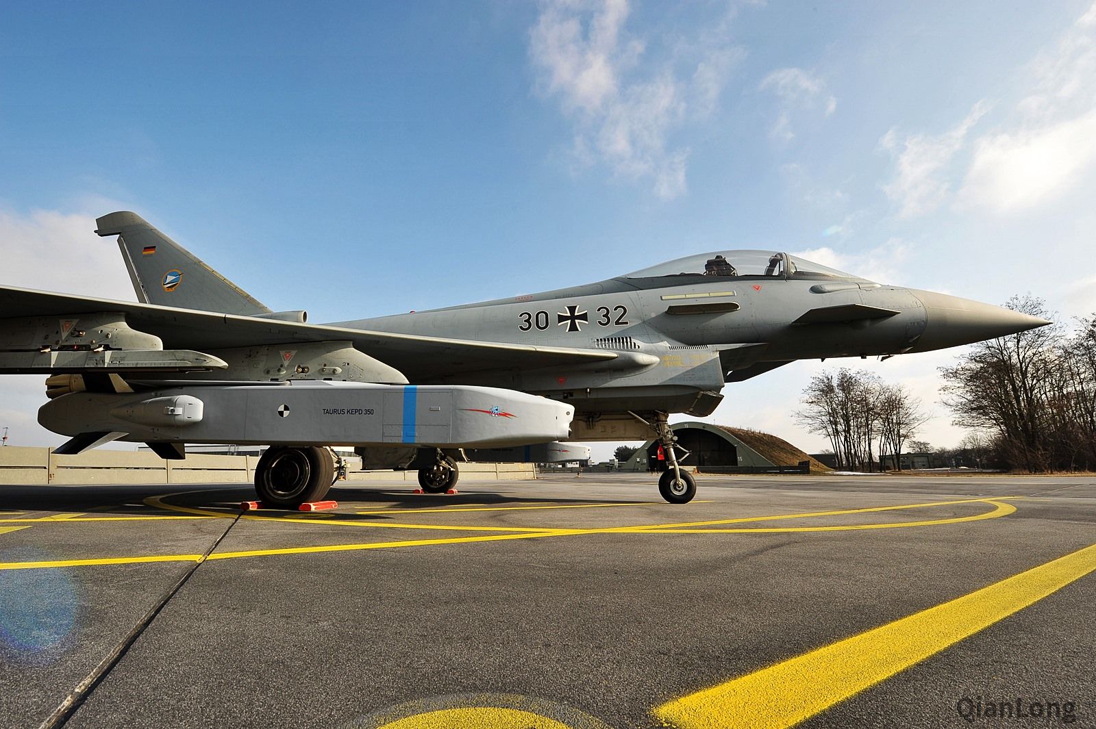 韩国开始测试金牛座空地导弹载机是f15k4