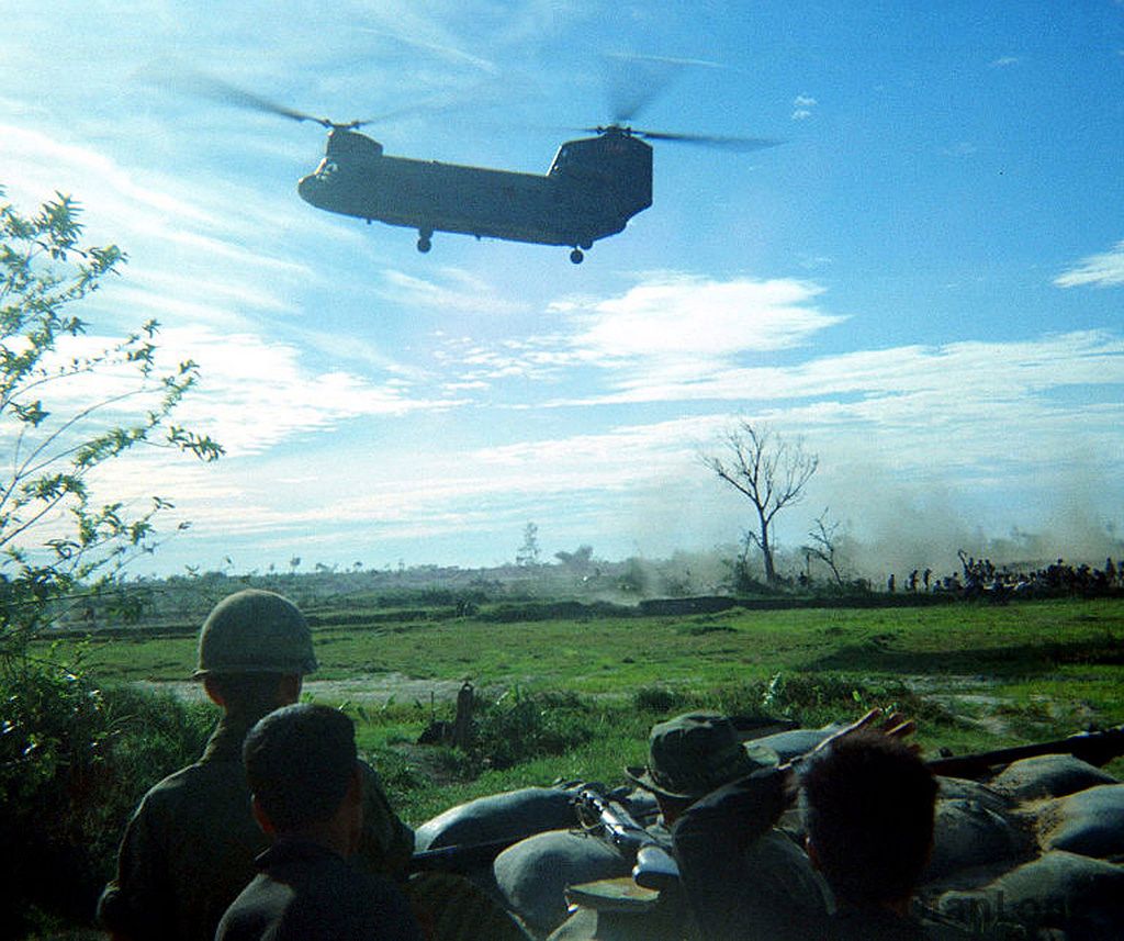 1970年的越南战场 直升机和小汽车一样重