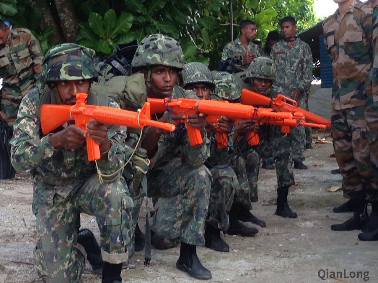 参加演习的印度士兵.