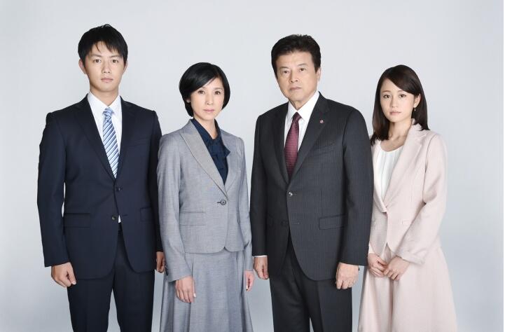 剧中父亲富川洋辅(三浦友和饰)是大企业的人事部长,母亲富川水希