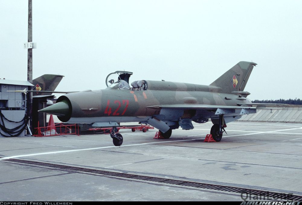 东德空军冷战末期阵容米格21家族依然一大堆4