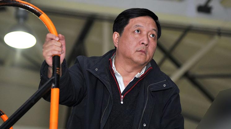 在航空届两会代表委员媒体会上,歼-20总设计师杨伟谈及中国航空工业的