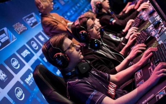玩lol!我们真的需要电竞一体机吗?