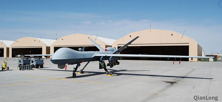 资料图:2014年3月20日,阿富汗坎大哈某基地,停放在基地里的mq-9"死神"