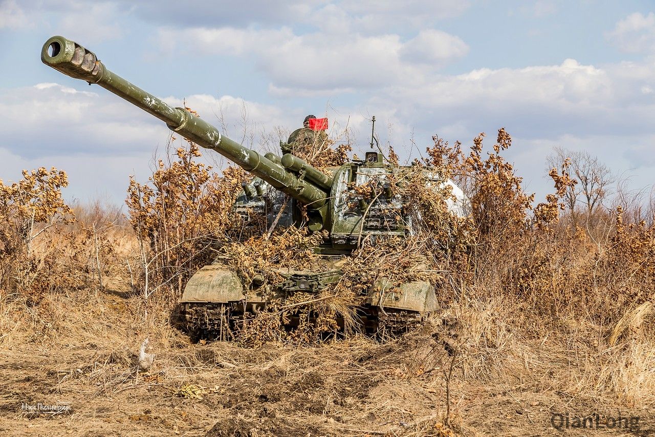 2s19"姆斯塔"s自行榴弹炮也被称为316工程,口径为152毫米.