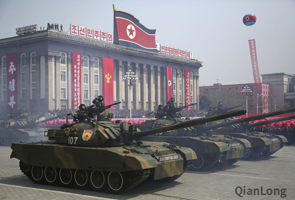 朝鲜"太阳节"大阅兵 朝鲜人民军多种装备首次公开亮相