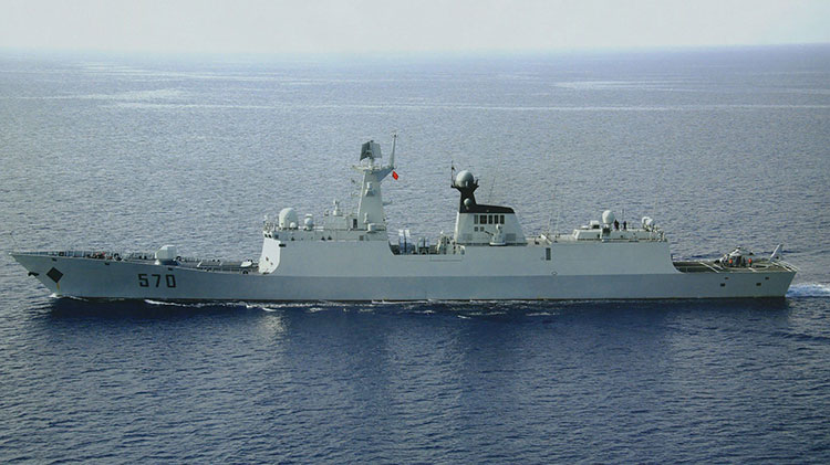 中国海军黄山号导弹护卫舰参加新加坡海军成立50周年庆祝活动