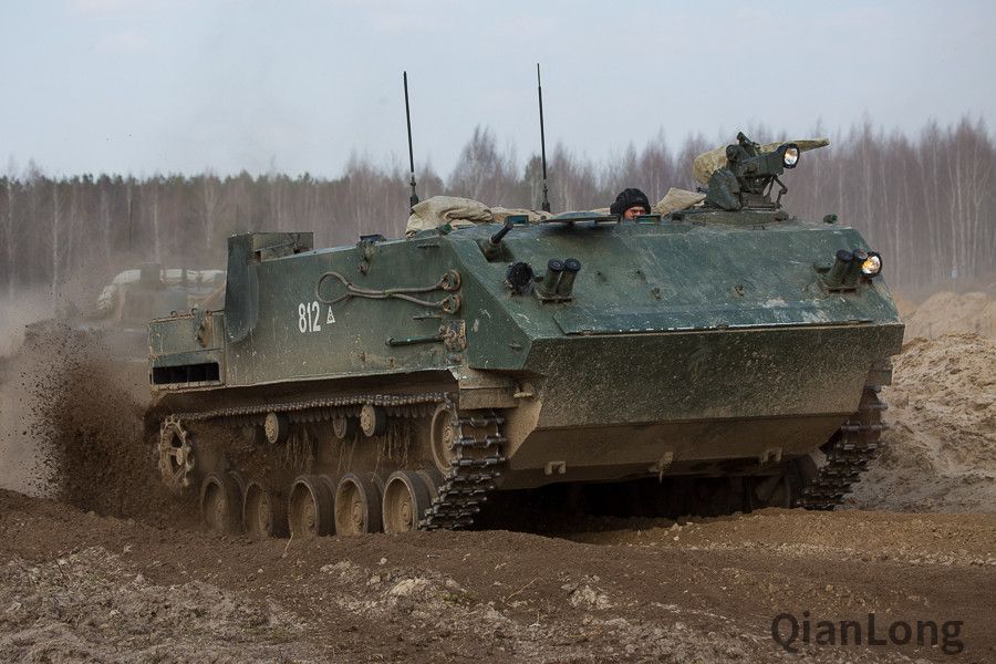 俄军空降兵的战地出租车btrmdm贝壳空降战车