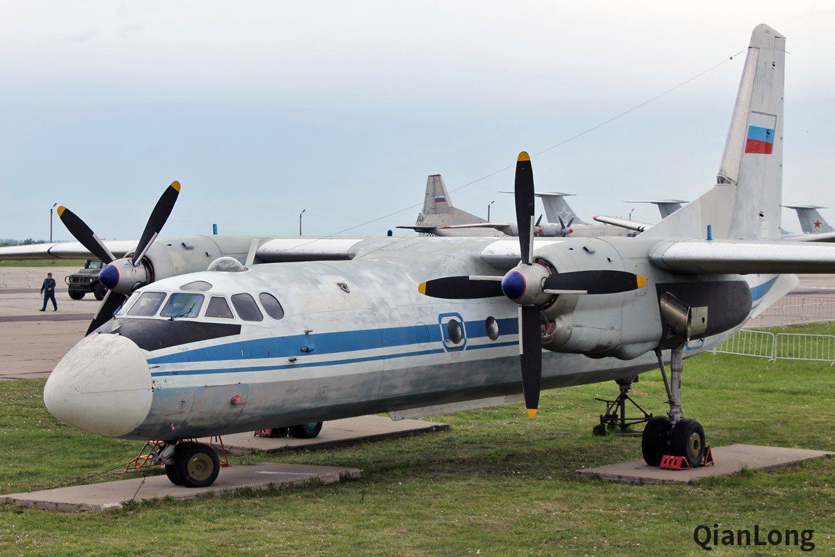 俄罗斯坦波夫航空运动节 图-134ubl教练机出场(7)-千龙网·中国首都网