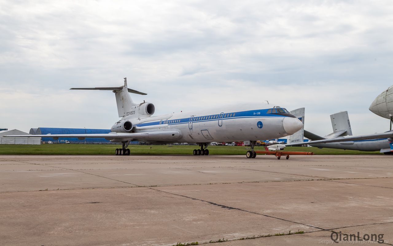 图-155飞机,使用液态氢作为燃料,后改用液化天然气做燃料.