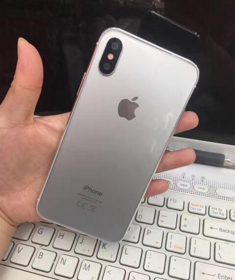 最后,苹果是不会在iphone 8背面采用后置式指纹识别的,最有可能取而代