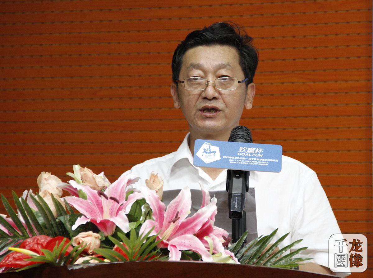 图为赛事组委会副主任,唐山市体育局局长刘利东致辞.