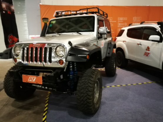 高端商务房车,定制车,礼宾车展区;越野车改装,suv改装,mpv改装展区