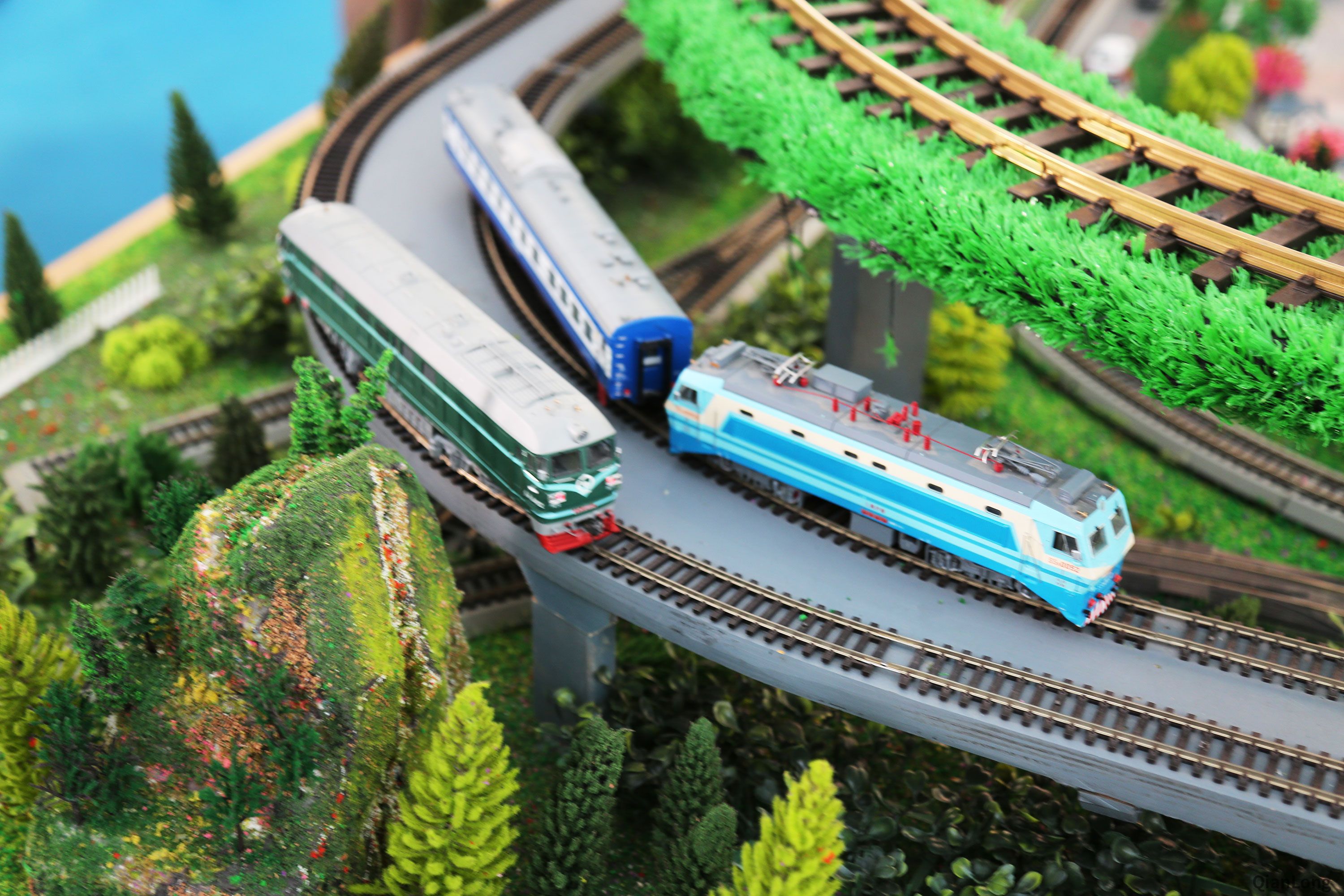 北京奥林匹克公园庆典广场的展馆内中国铁道博物馆展出的火车模型特写