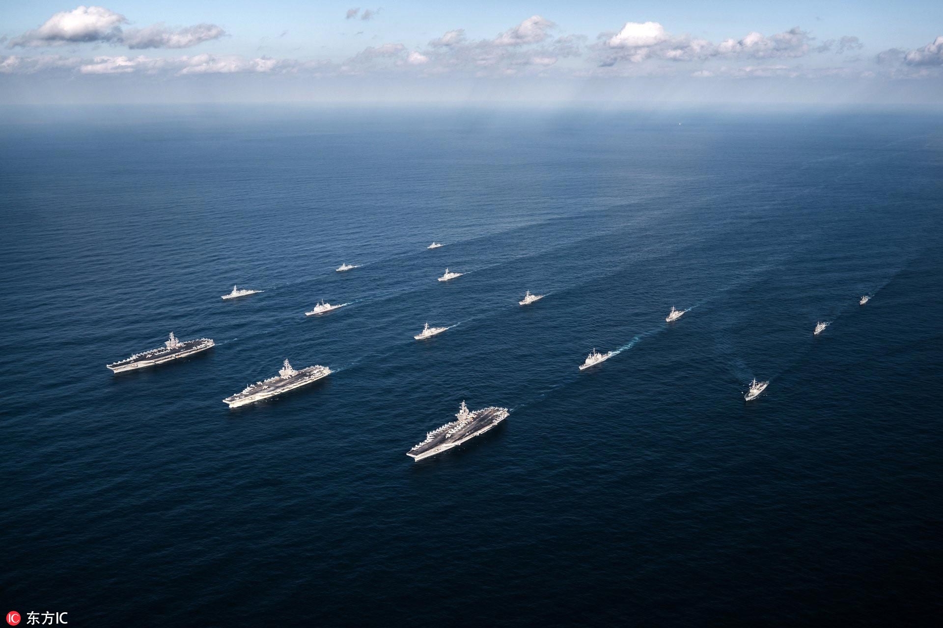 10年来首次美三艘航母进入朝鲜半岛东部海域参加美日韩联合军演