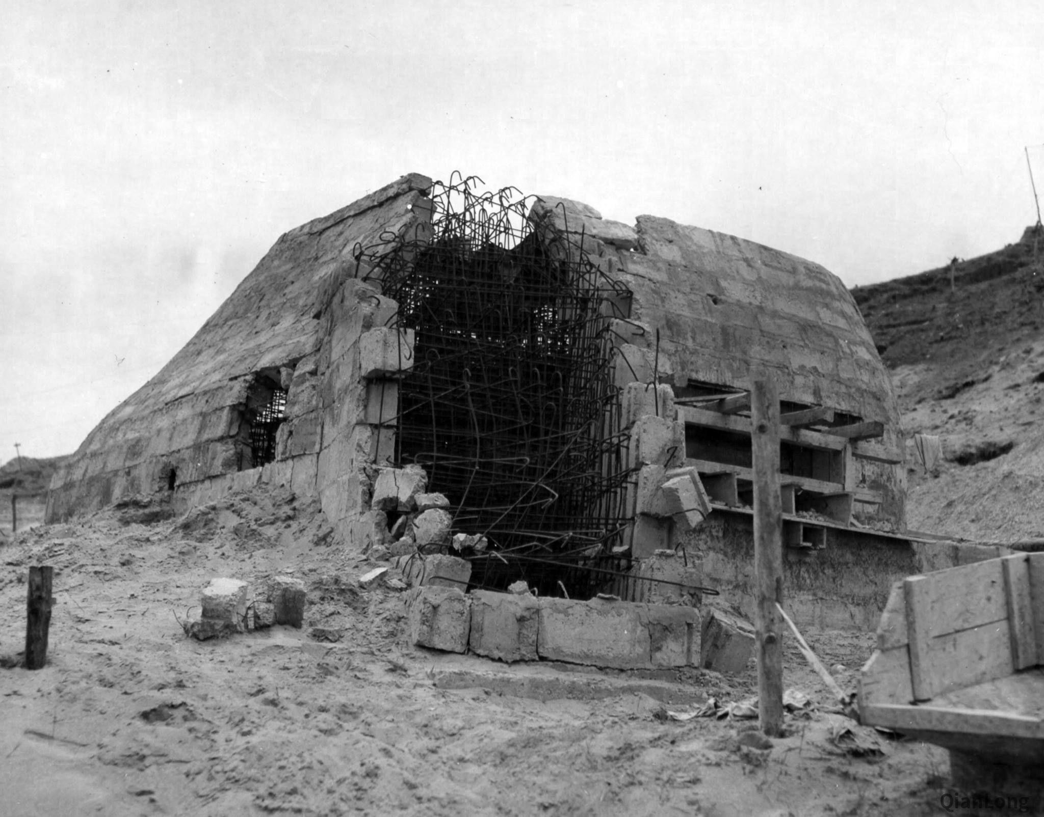 战后的诺曼底海滩工事和雷达成了美军工兵关注的焦点