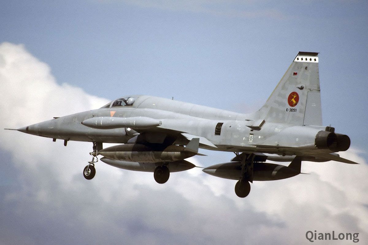 上世纪80年代荷兰空军战斗机美制飞机由加拿大承担制造工作5