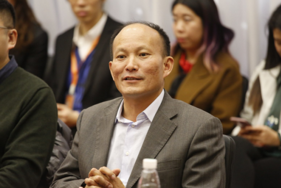 在经验交流方面,首届理事会会长,聚橙网董事长耿军在致辞中表示,"如何