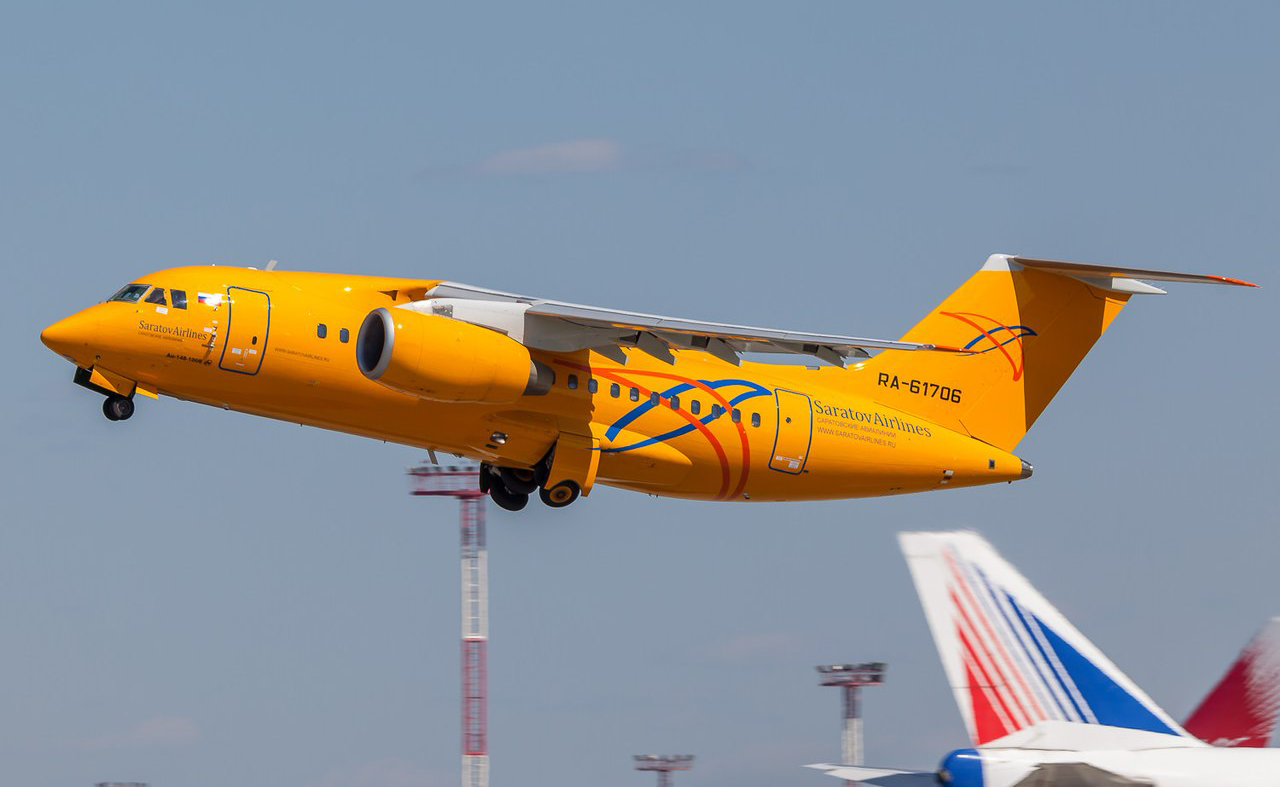 俄一架俄安-148客机坠毁原因不明 俄高官:机上71人难有幸存者