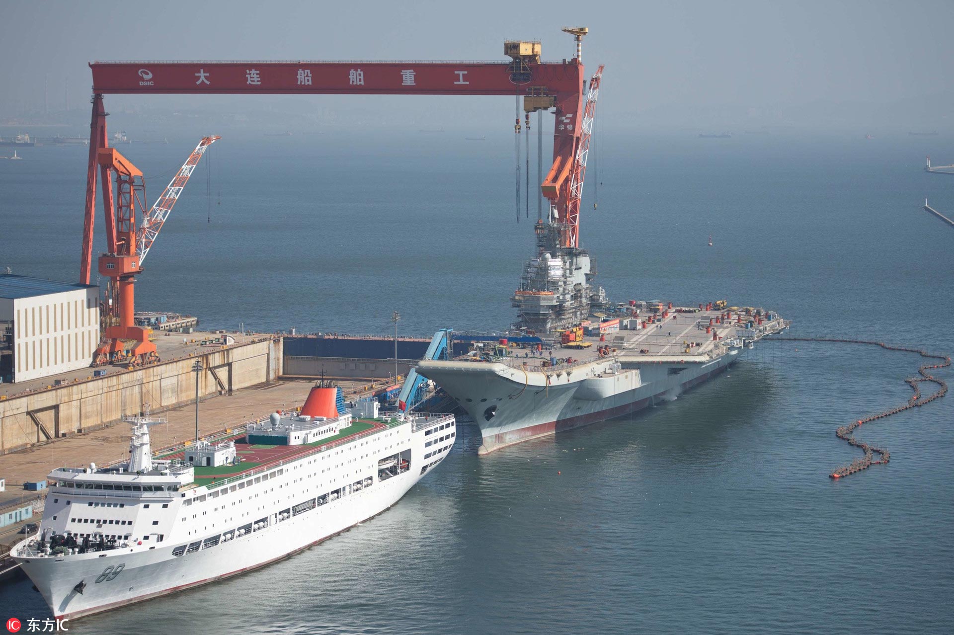 正月十八拍摄首艘国产航母系泊试验持续进行向海试迈进